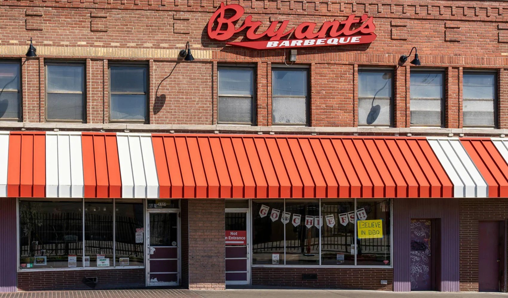 Arthur Bryant’s restaurant on Brooklyn Avenue